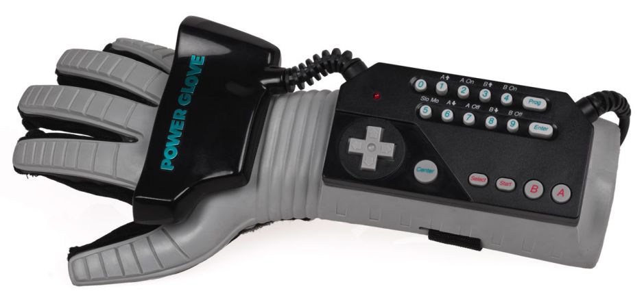 A Mattel Power Glove, vintage 1989 (Evan-Amos, via Wikimedia Commons).