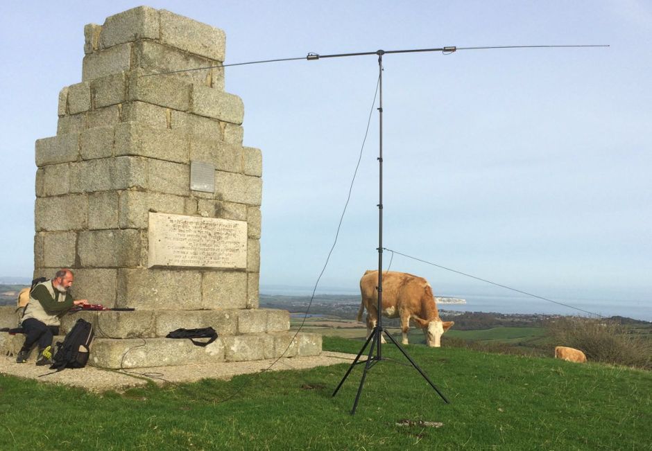 An afternoon in autumn sunshine, plus the occasional cow, rising to the challenge. © EHN & DIJ Oakley.